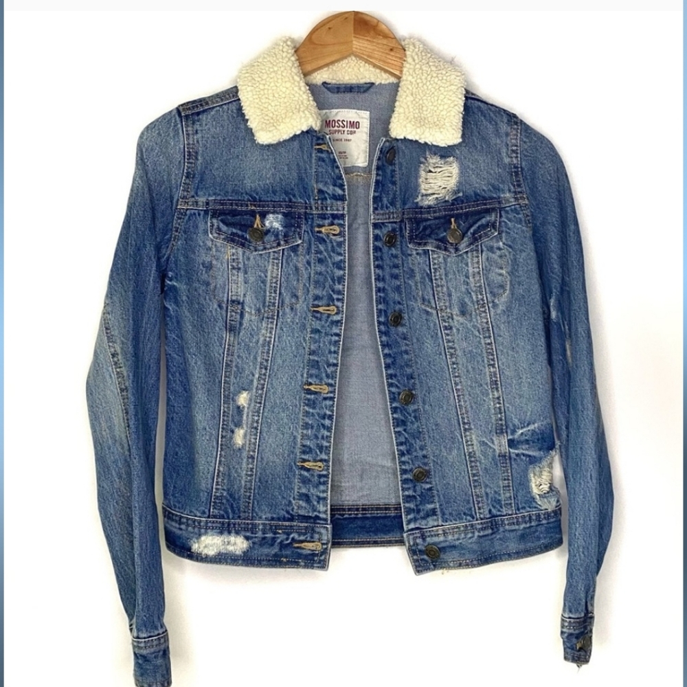 CUTE Distressed Denim Sherpa Collared Cropped Jean Jacket Size Small 2/4